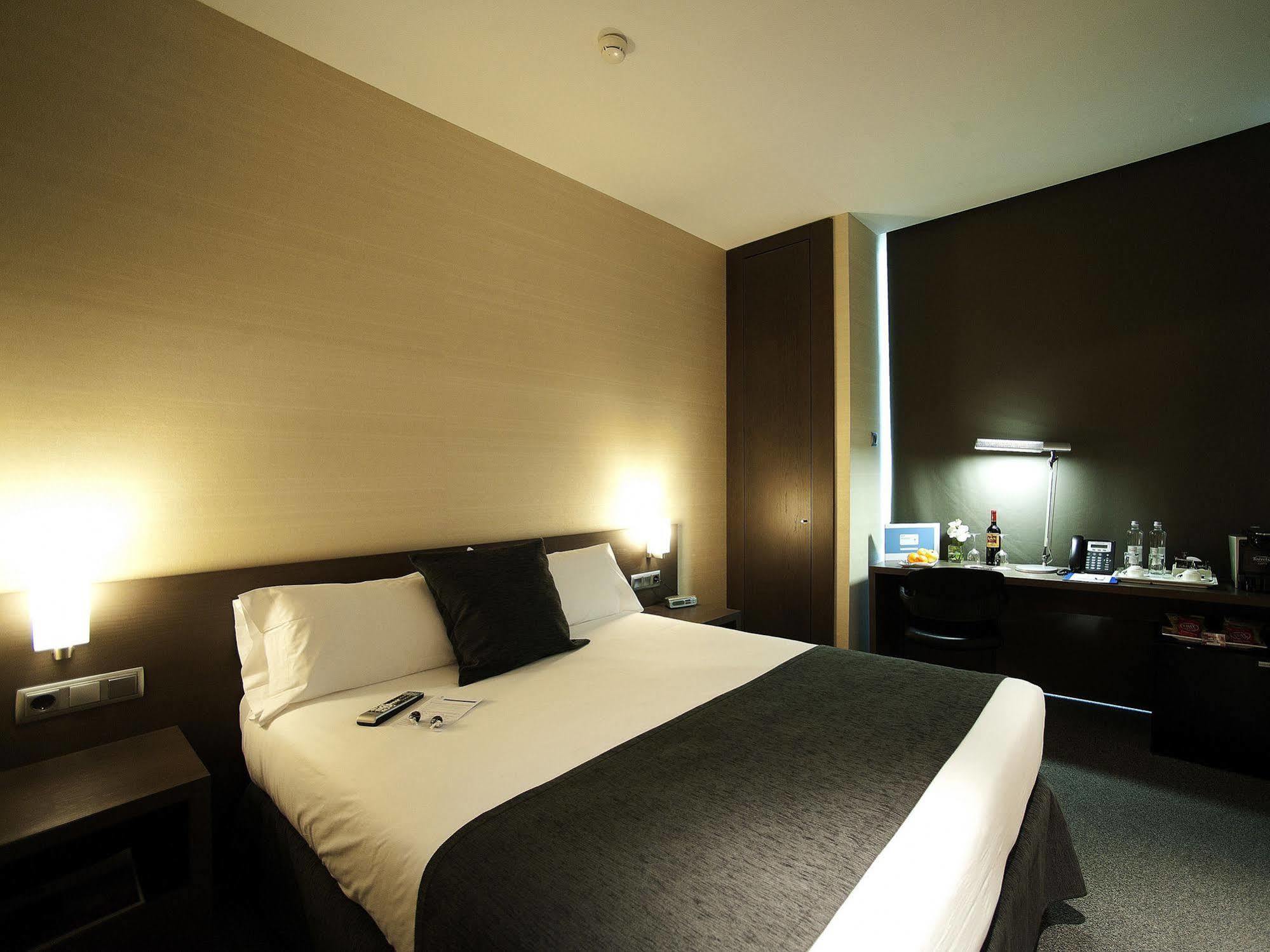 אל פראט דה לוברגאט Air Rooms Barcelona Airport By Premium Traveller מראה חיצוני תמונה
