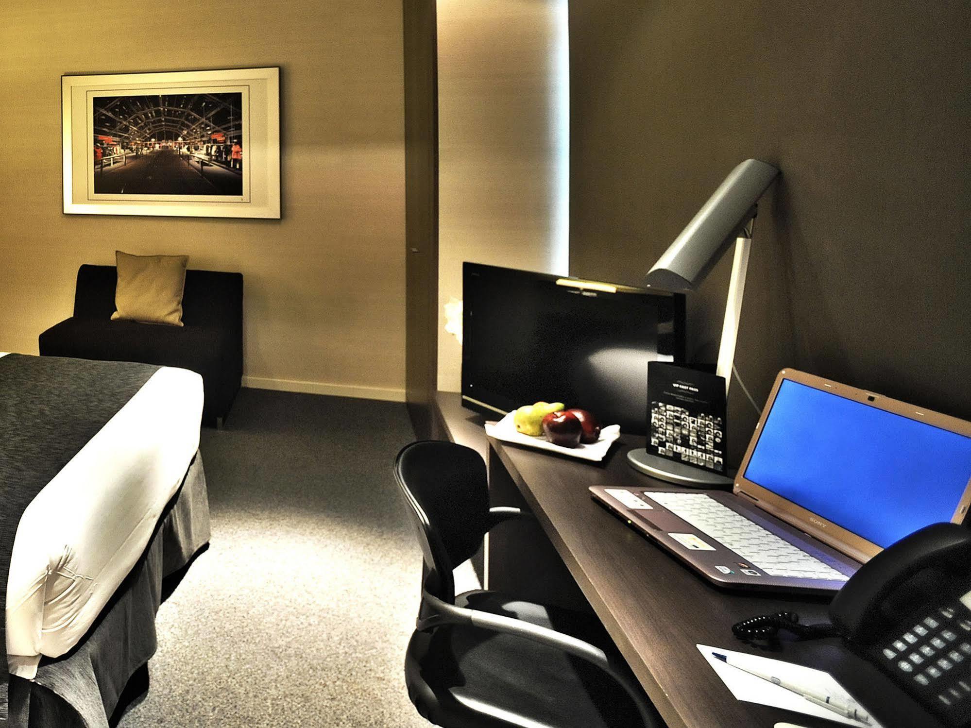 אל פראט דה לוברגאט Air Rooms Barcelona Airport By Premium Traveller מראה חיצוני תמונה
